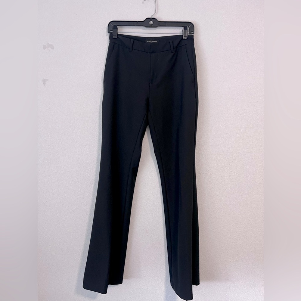 || BANANA REPUBLIC BLACK BELL BOTTOM PANTS ||